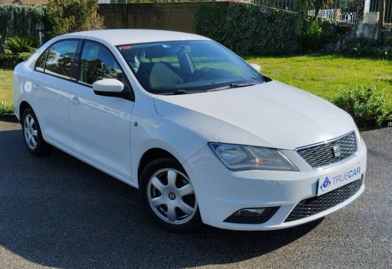 Branco Usado 2013 Seat Toledo Sedan | € 11.000 - Imagem 1/4
