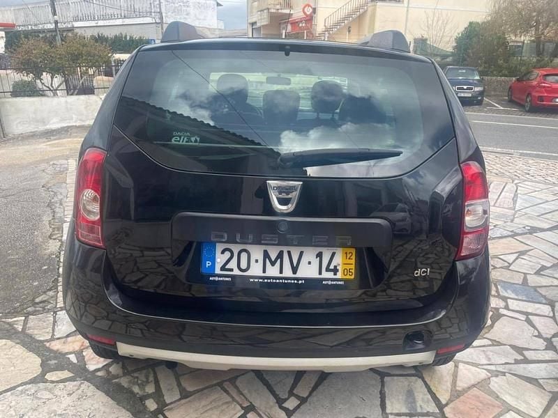Usado Dacia Duster 110 HP (80 kW) 2012 Preto SUV
