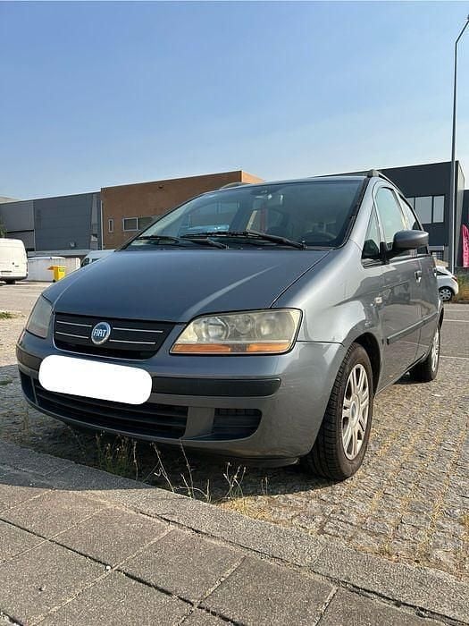 Usado 2004 Fiat Idea Monovolume | € 2.450 - Imagem 1/4