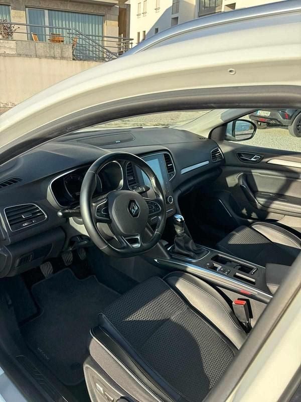 Usado Renault Mégane GrandTour 110 HP (80 kW) 2017 Branco Carrinha