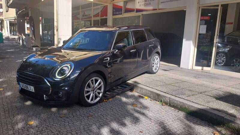 Azul Usado 2021 Mini One D Clubman Sport Carrinha | € 23.750 (Caro) - Imagem 1/4