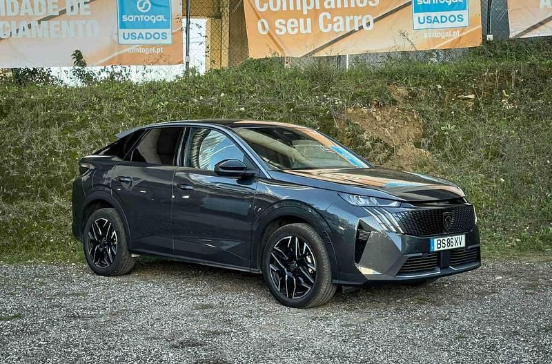 Cinzento Usado 2025 Peugeot 3008 Allure Citadino | € 33.990 (Preço elevado) - Imagem 1/4