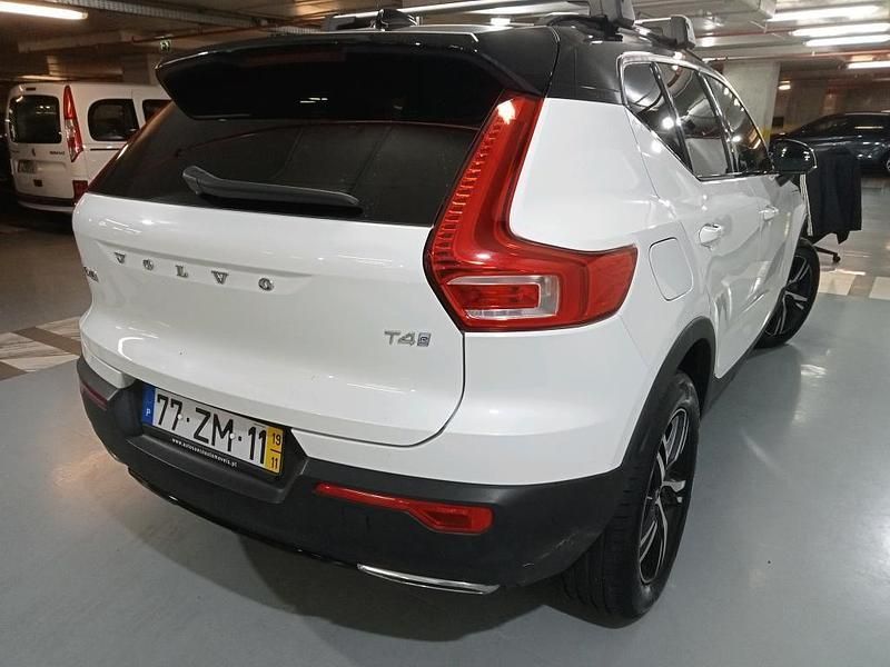 Usado Volvo XC40 197 HP (144 kW) 2019 Branco SUV