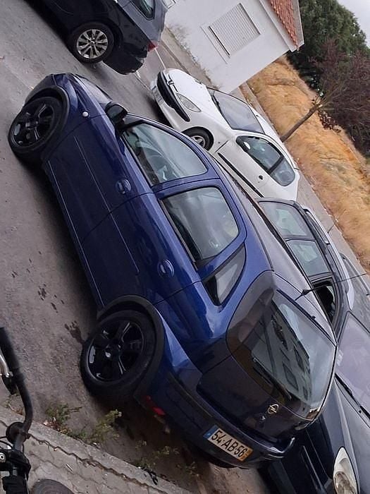 Usado 2005 Opel Corsa Sedan | € 3.250 (Preço justo) - Imagem 1/4