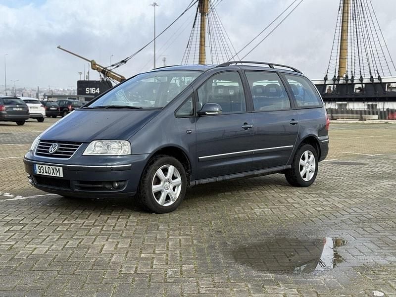Usado VW Sharan Highline 130 HP (95 kW) 2004 Cinza Monovolume