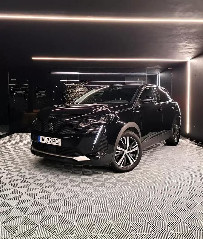 Preto Usado 2021 Peugeot 3008 Allure SUV | € 23.900 - Imagem 1/4