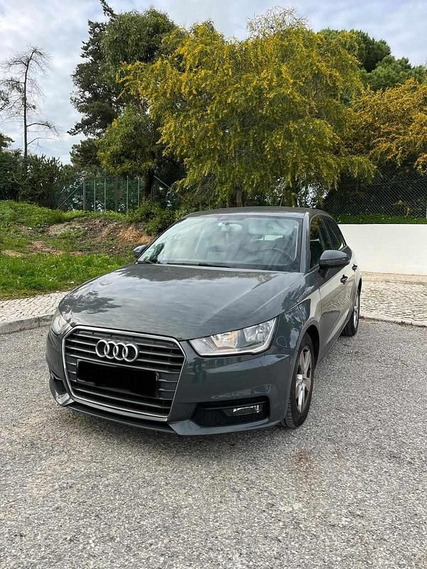 Cinzento Usado 2015 Audi A1 Citadino | € 13.200 (Preço justo) - Imagem 1/4