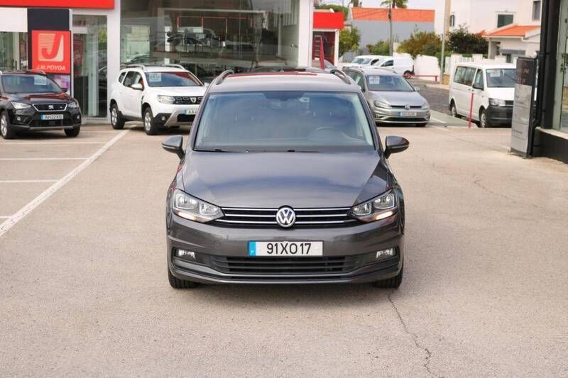 Usado VW Touran 115 HP (84 kW) 2019 Cinzento Monovolume