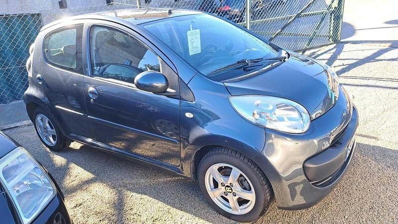 Usado Citroën C1 68 HP (50 kW) 2006 Cinzento Citadino