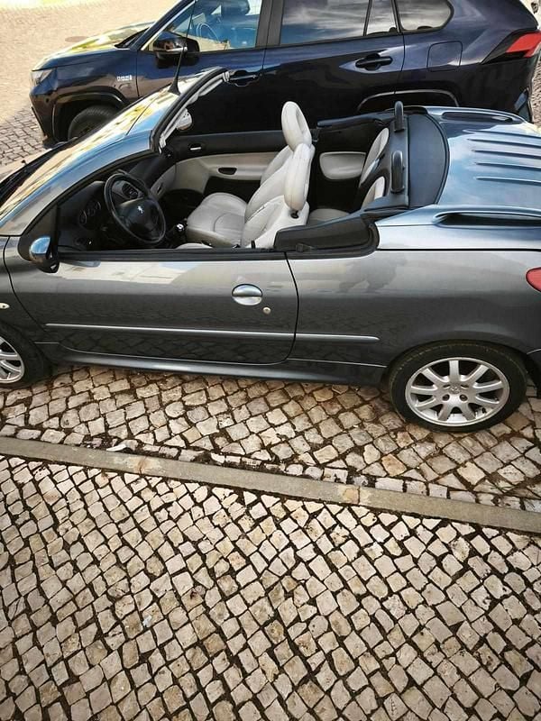Usado Peugeot 206 109 HP (80 kW) 2006 Cinzento Cabrios