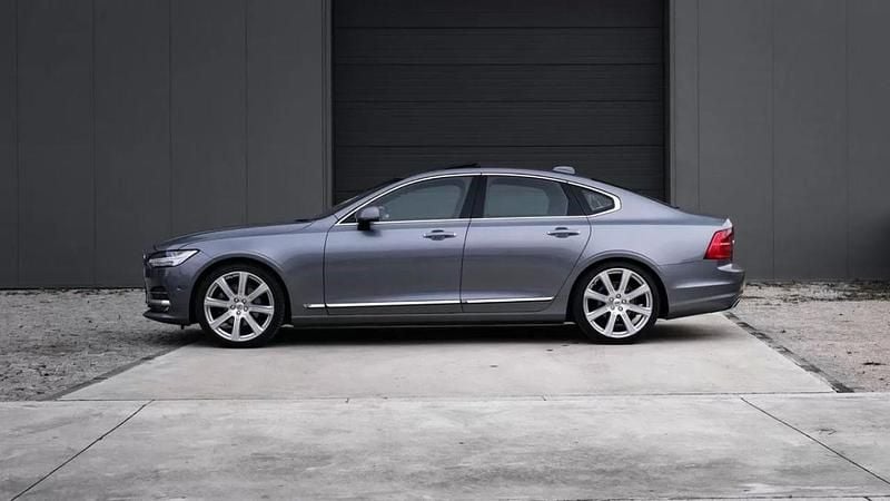 Usado Volvo S90 Inscription 190 HP (139 kW) 2016 Cinzento Sedan