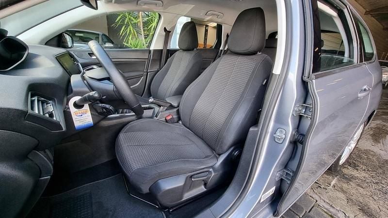 Usado Peugeot 308 SW 102 HP (75 kW) 2018 Cinzento Carrinha