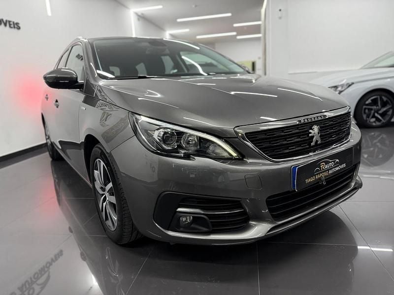 Usado Peugeot 308 SW 130 HP (95 kW) 2021 Cinzento Carrinha