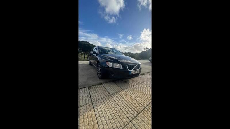 Usado Volvo V70 136 HP (100 kW) 2009 Preto Carrinha