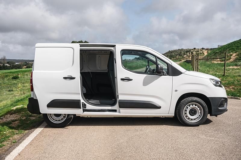 Usado Toyota Proace City City 100 HP (73 kW) 2023 Branco (sólida) Monovolume