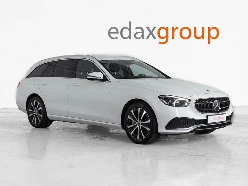 Branco Usado 2022 Mercedes E300 Avantgarde Carrinha | € 36.490 (Preço justo) - Imagem 1/4