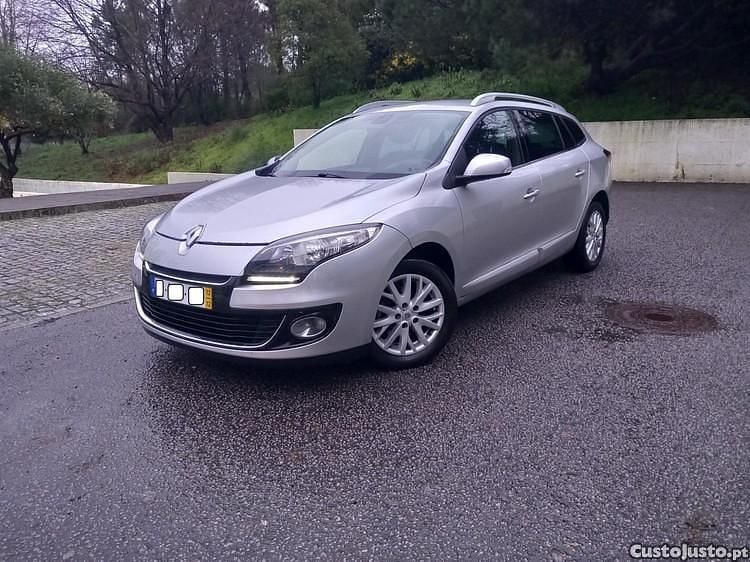 Usado Renault Mégane GrandTour 110 HP (80 kW) 2012 Cinza Carrinha