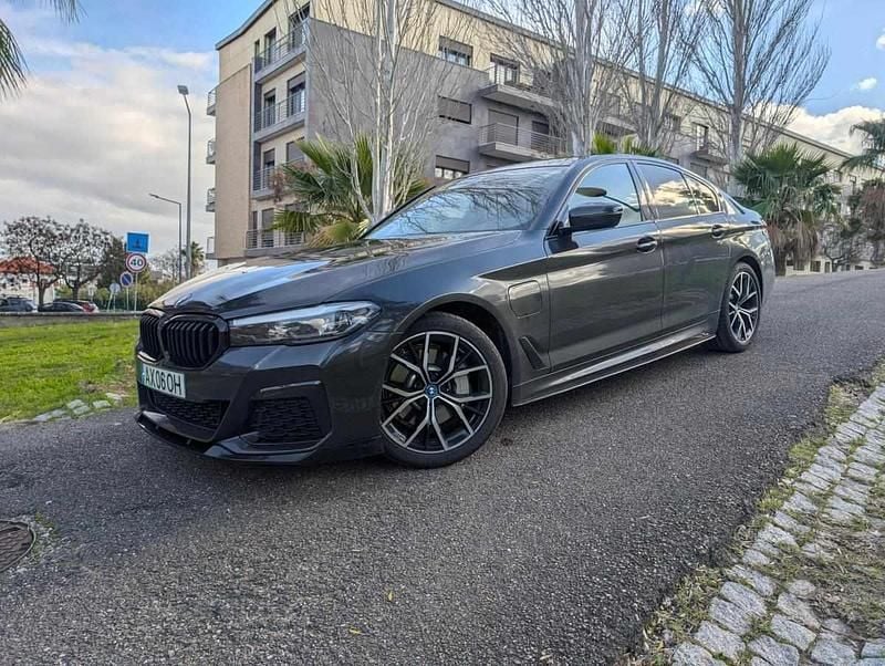 Usado BMW 530 252 HP (185 kW) 2023 Cinzento Sedan