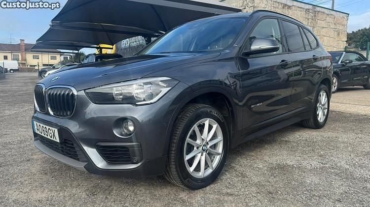 Usado BMW X1 Sport Line 116 HP (85 kW) 2017 Cinza SUV