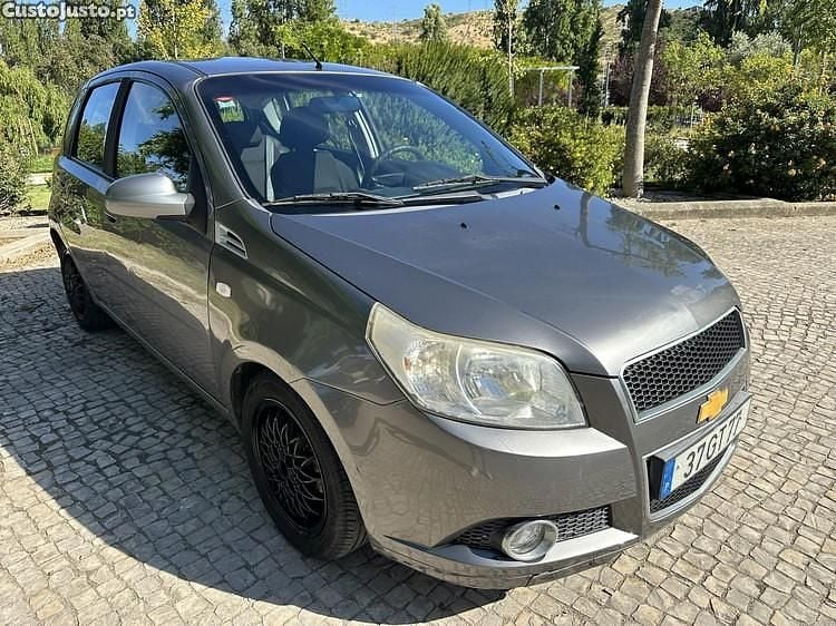 Cinza Usado 2008 Chevrolet Aveo LS | € 2.490 - Imagem 1/1