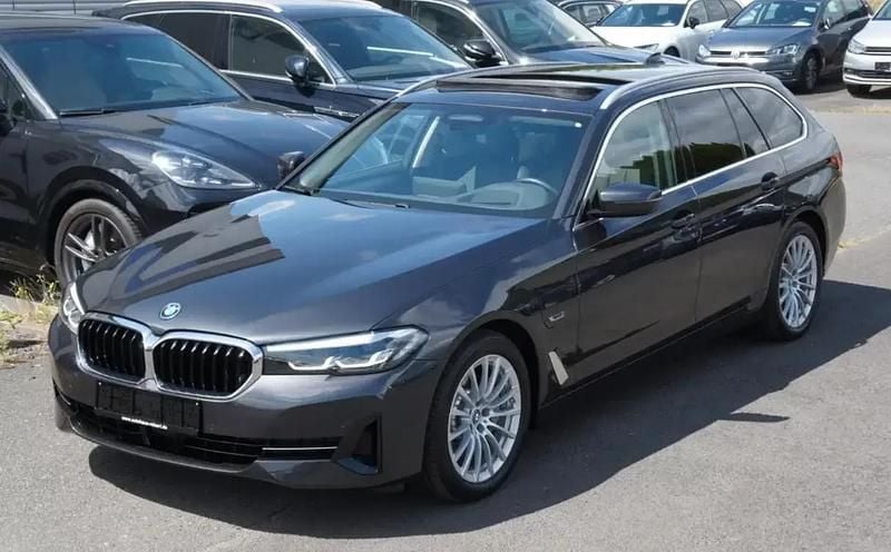 Usado BMW 530e 292 HP (214 kW) 2022 Preto Carrinha
