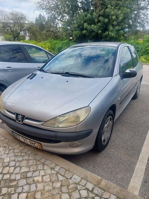 Usado Peugeot 206 60 HP (44 kW) 2001