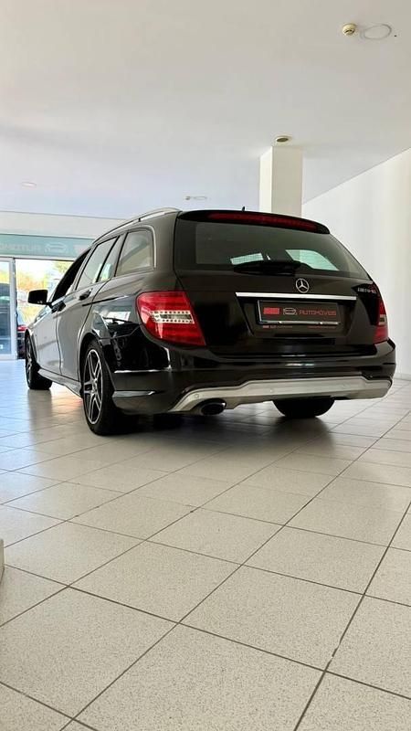 Usado Mercedes 220 170 HP (125 kW) 2012 Preto
