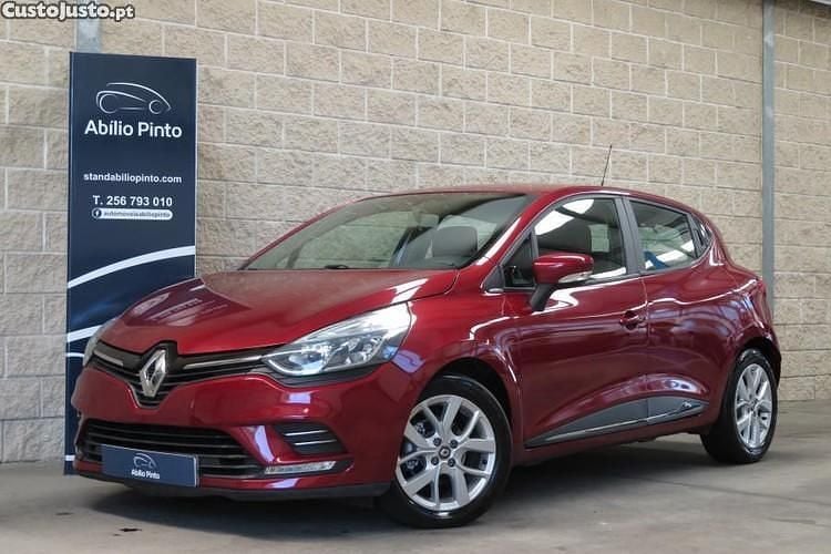 Branco Usado 2018 Renault Clio IV LIMITED Sedan | € 12.490 (Preço justo) - Imagem 1/1