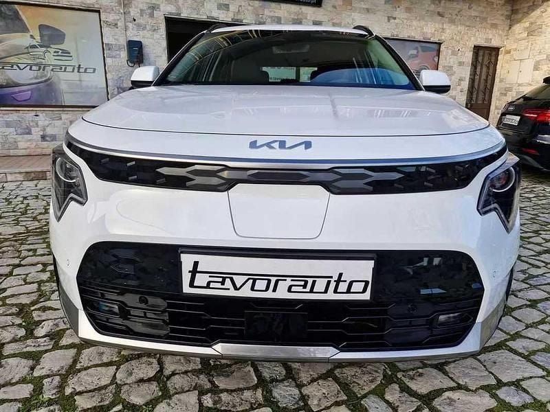 Usado Kia e-Niro 150 kW (204 HP) 2024 Branco SUV
