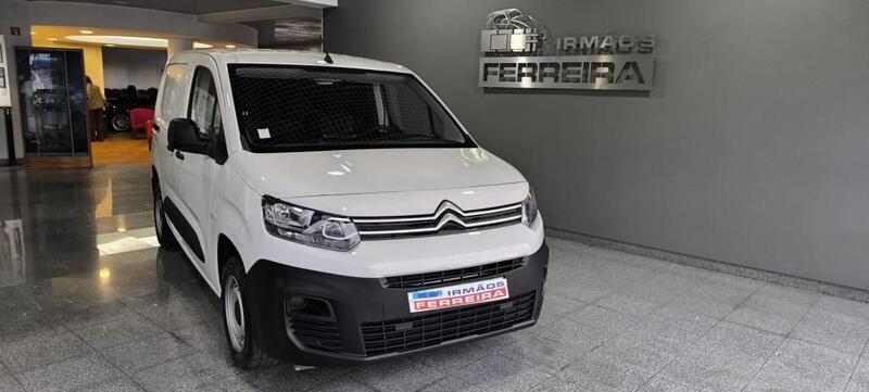 Branco Usado 2023 Citroën Berlingo Monovolume | € 19.000 (Preço justo) - Imagem 1/4