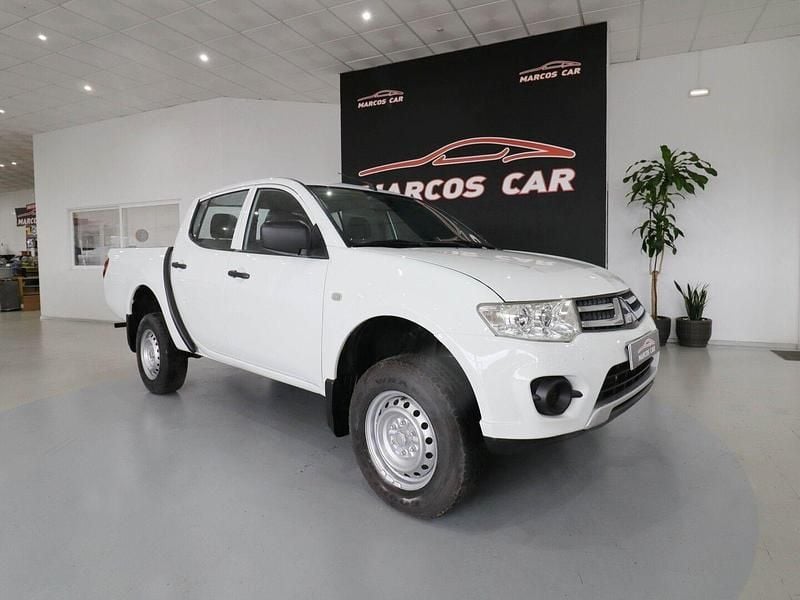 Branco Usado 2014 Mitsubishi L Invite SUV | € 24.900 (Preço justo) - Imagem 1/4