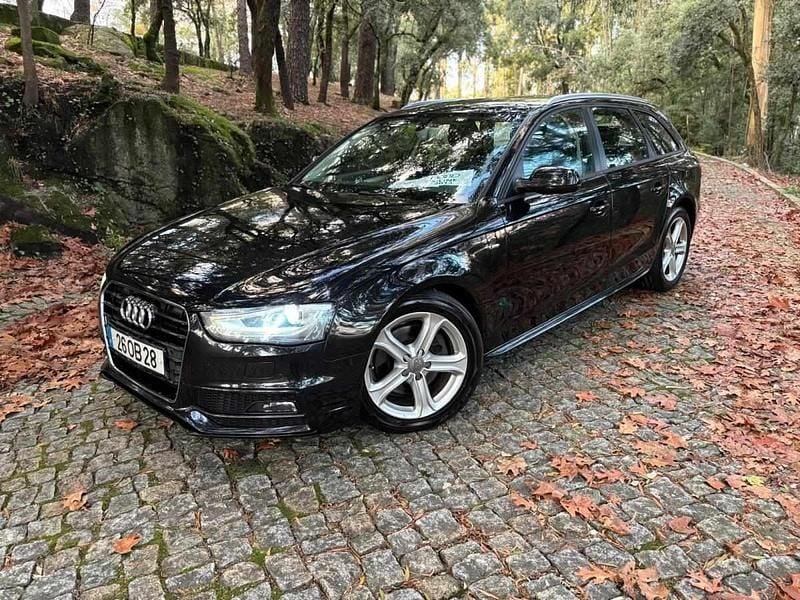 Usado Audi A4 S-Line 136 HP (100 kW) 2013 Preto Carrinha