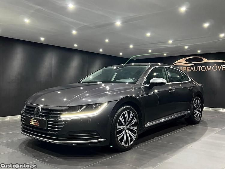 Cinza Usado 2018 VW Arteon Elegance Sedan | € 23.900 (Preço justo) - Imagem 1/1