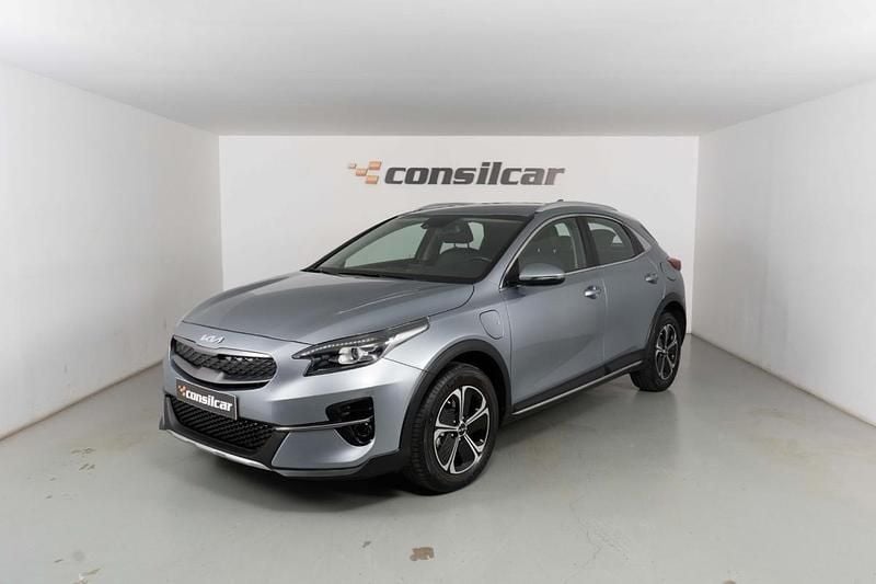 Cinza Usado 2022 Kia XCeed SUV | € 21.980 - Imagem 1/4