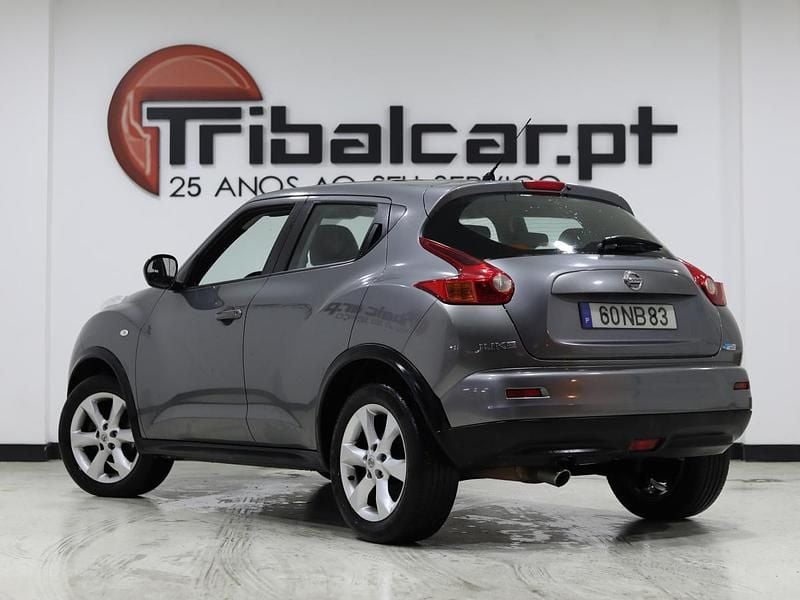 Usado Nissan Juke Acenta 110 HP (80 kW) 2012 Cinza SUV