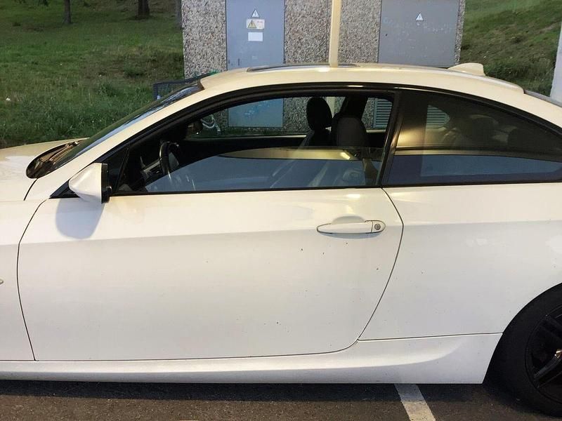 Usado BMW 320 177 HP (130 kW) 2009 Branco Coupé