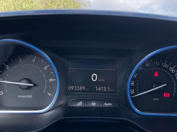 Usado Peugeot 2008 Active 82 HP (60 kW) 2016 Cinza SUV