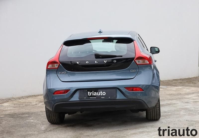 Usado Volvo V40 Momentum 120 HP (88 kW) 2013 Branco gelo Carrinha