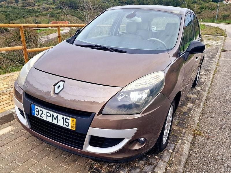 Usado Renault Scénic III 130 HP (95 kW) 2011 Monovolume
