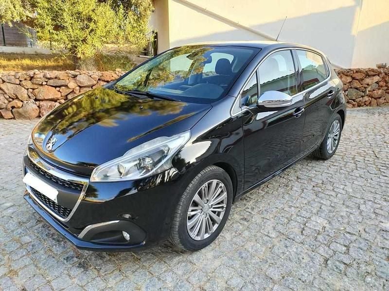 Preto Usado 2015 Peugeot 208 Citadino | € 10.500 (Preço elevado) - Imagem 1/4