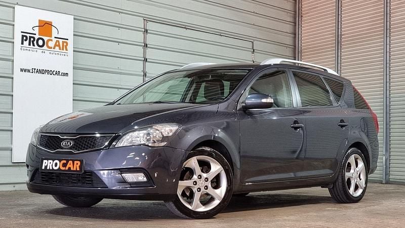Cinza Usado 2012 Kia Ceed Carrinha | € 6.500 (Bom preço) - Imagem 1/4