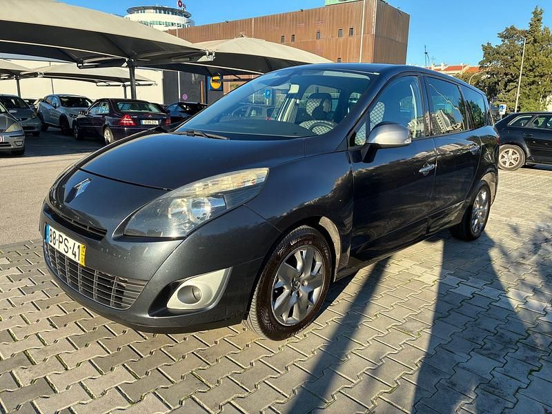 Cinza Usado 2012 Renault Scénic III Dynamique Monovolume | € 6.450 (Bom preço) - Imagem 1/4