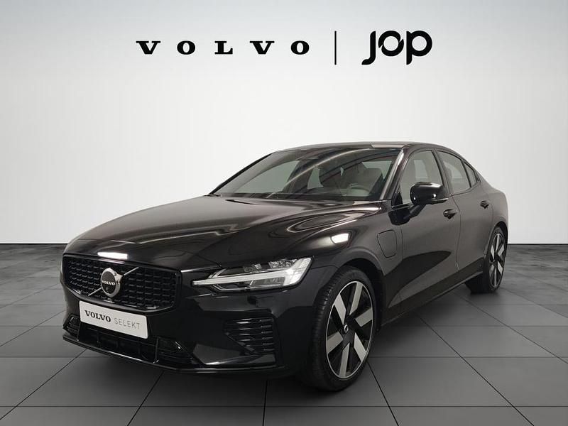 Preto Usado 2024 Volvo S60 Plus Sedan | € 51.900 - Imagem 1/4