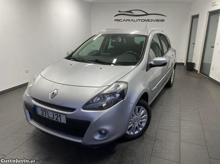 Cinza Usado 2011 Renault Clio GrandTour Carrinha | € 6.900 - Imagem 1/1