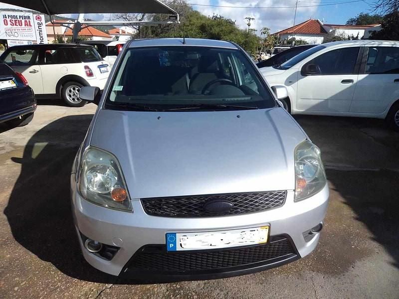 Cinzento Usado 2008 Ford Fiesta Citadino | € 4.250 (Preço justo) - Imagem 1/4