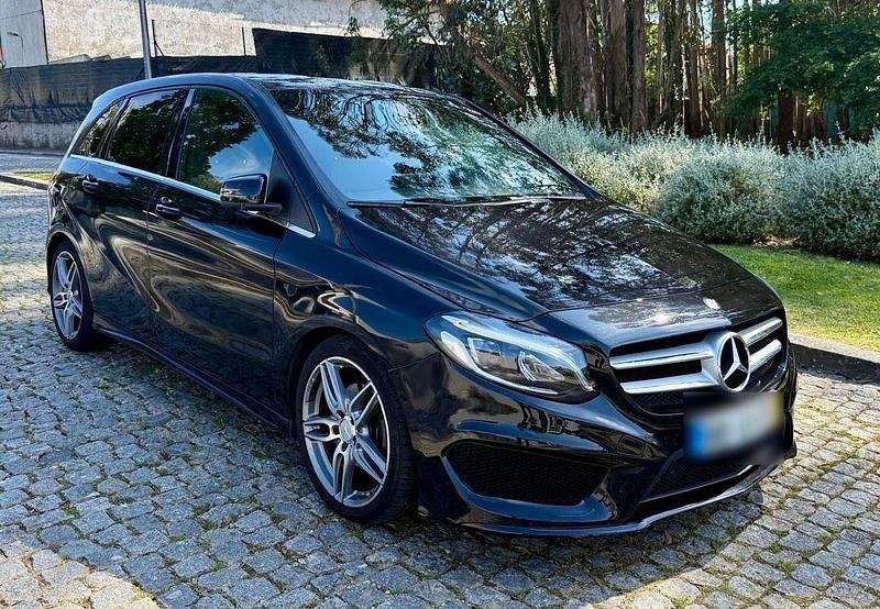 Preto Usado 2016 Mercedes B180 AMG line Monovolume | € 17.500 (Preço elevado) - Imagem 1/4
