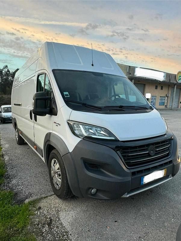 Usado Fiat Ducato 150 HP (110 kW) 2017 Branco Van
