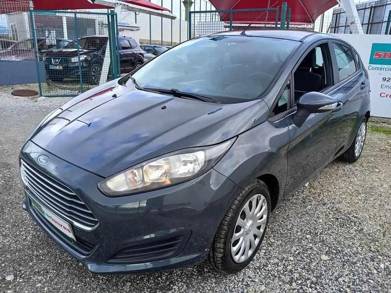 Usado Ford Fiesta Trend 75 HP (55 kW) 2013 Cinza Citadino