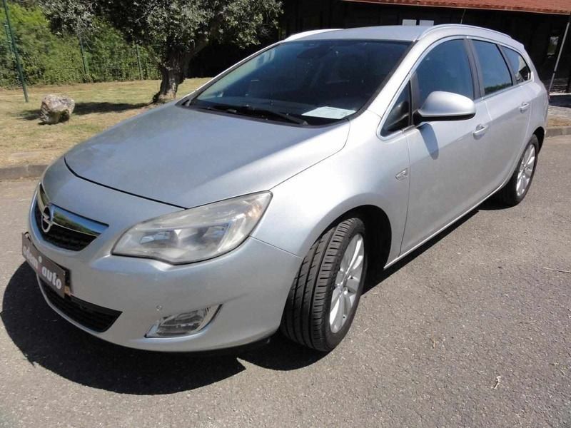 Usado Opel Astra 125 HP (91 kW) 2010 Cinzento Carrinha