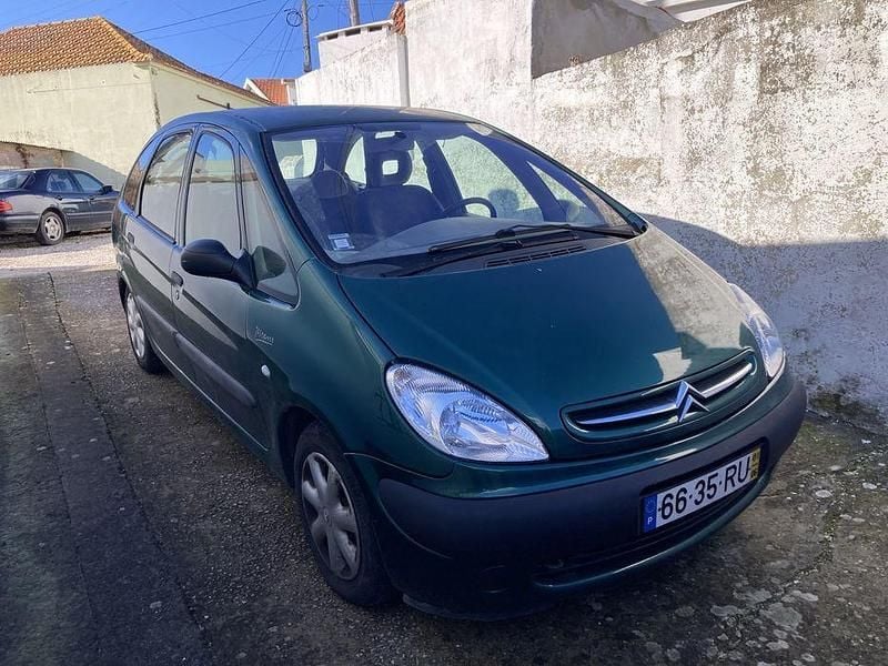 Usado 2001 Citroën Xsara Picasso Monovolume | € 1.000 - Imagem 1/4